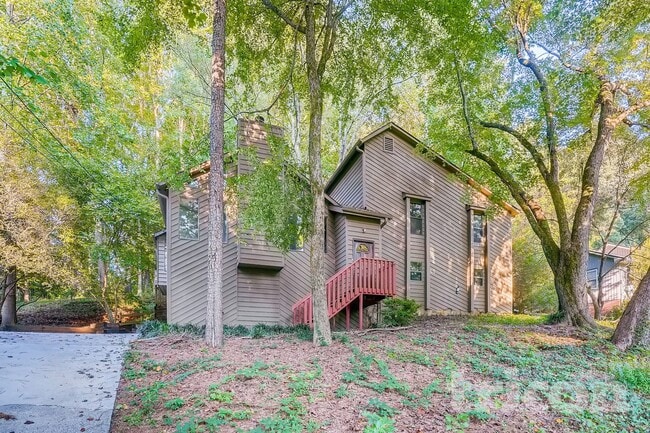 Photo - 136 Creekview Dr