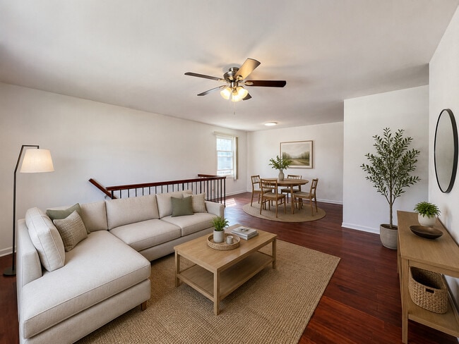 358 Farmingdale Cir