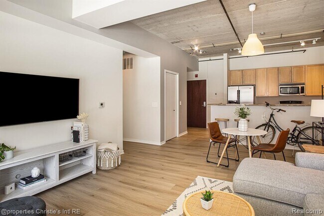 Photo - 3670 Woodward Ave Unit 205