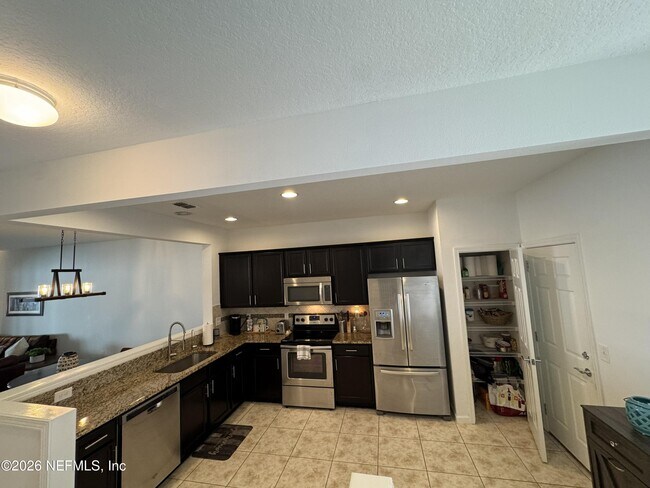Photo - 6789 Roundleaf Dr