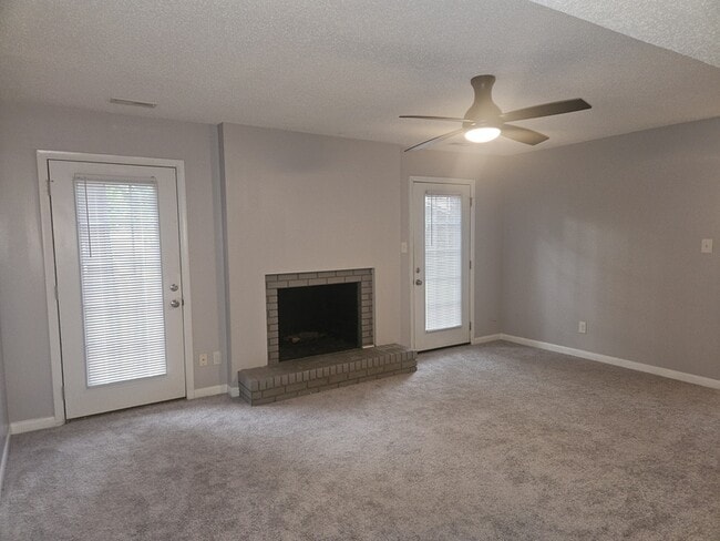 Photo - 402 Lotus Dr