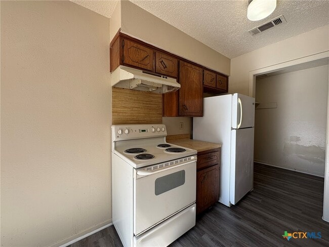 Photo - 1202 Covey Ln Unidad D