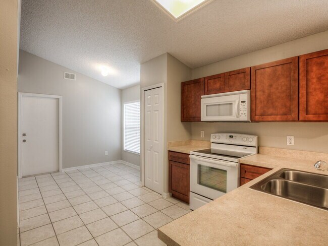 13628 Emeraldview Dr