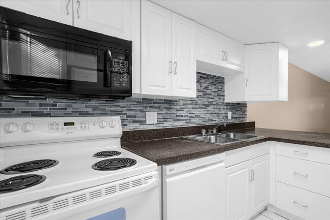 Photo - 411 Sheoah Blvd