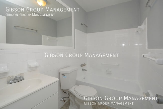 Photo - 806 NE 16th St Unidad 7