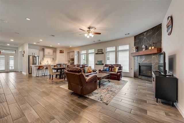 Photo - 612 Swift St