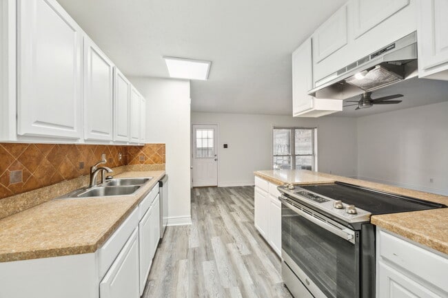 Photo - 4218 Crestwood Dr