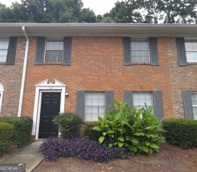 Photo - 147 Northdale Pl