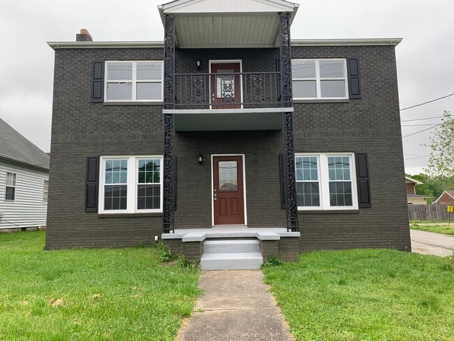 Building Photo - 1000 S main street Unit B