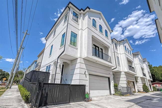 Photo - 2516 Bevis St