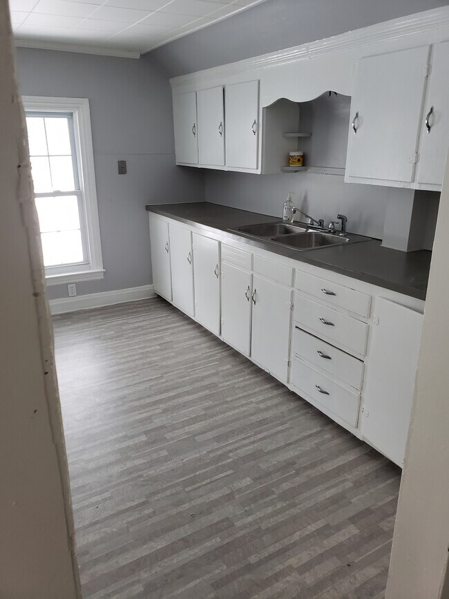 Photo - 209 Liberty St Apartments Unit Upper