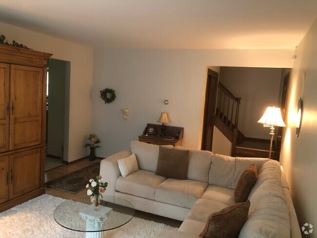 Building Photo - 17645 Prince George Ct Rental
