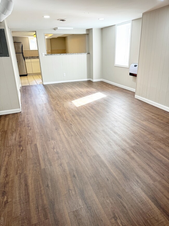 Photo - 227 N California St Unidad Studio