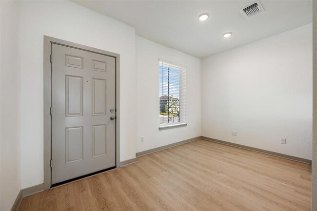 270 Boatright Blvd