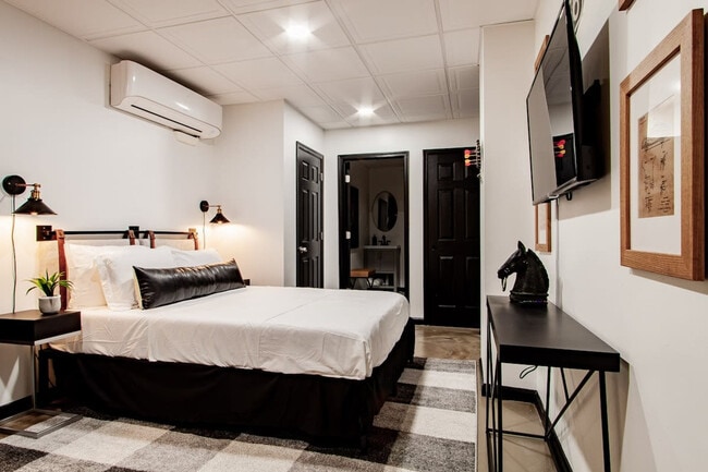 Photo - 1020 16th St NW Unidad ID1037722P