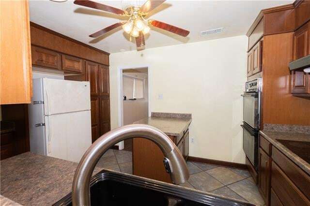 Photo - 3253 Reine Ave