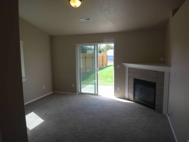 Photo - 2052 Alco Ave