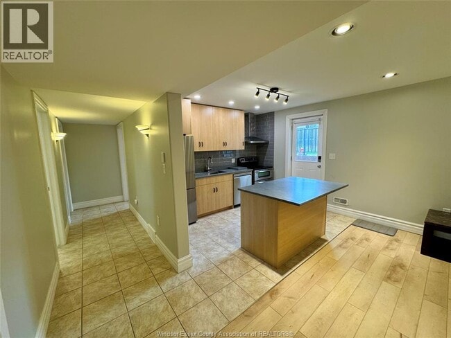 Photo - 4642 Brunswick Ave