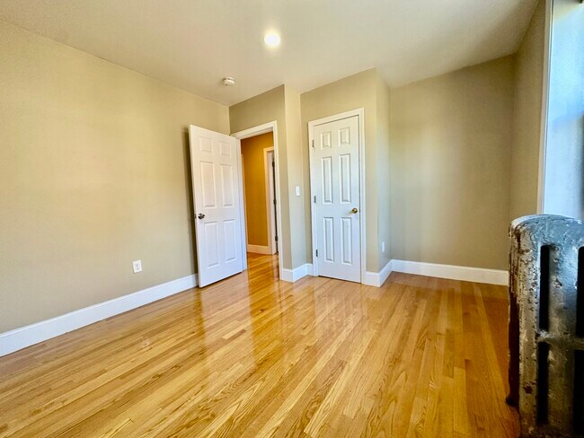 Photo - 76 Egmont St Unit 3