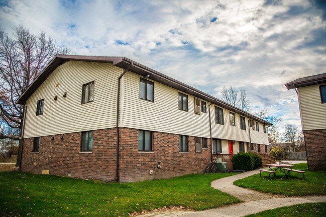 Circle Shore Apartments