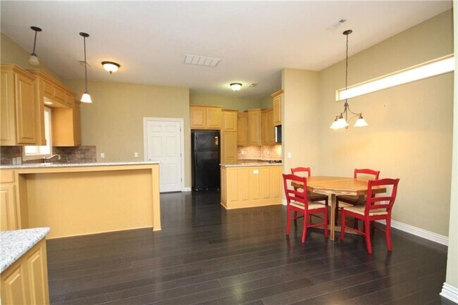 Photo - Available June 1st! 3-Bedroom, 2.5-Bathroom Home in Rupple Row