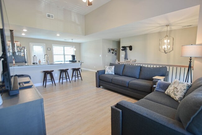 Photo - Pet Friendly Four Bedroom with Basement!