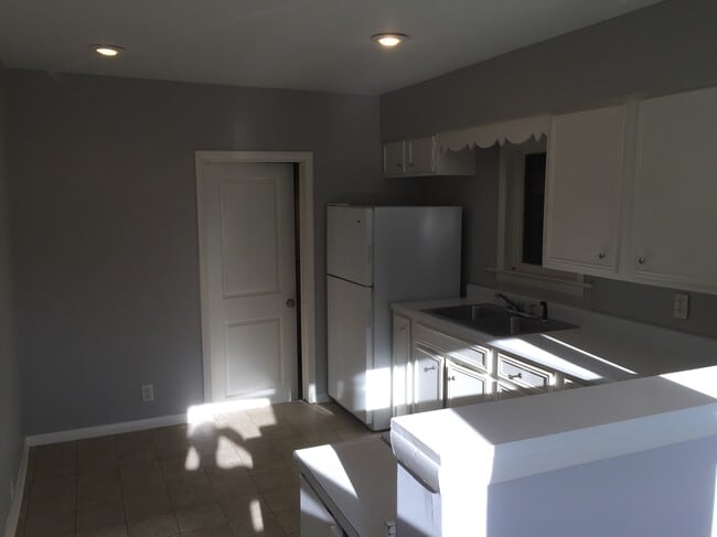 Photo - 1180 6th St NW