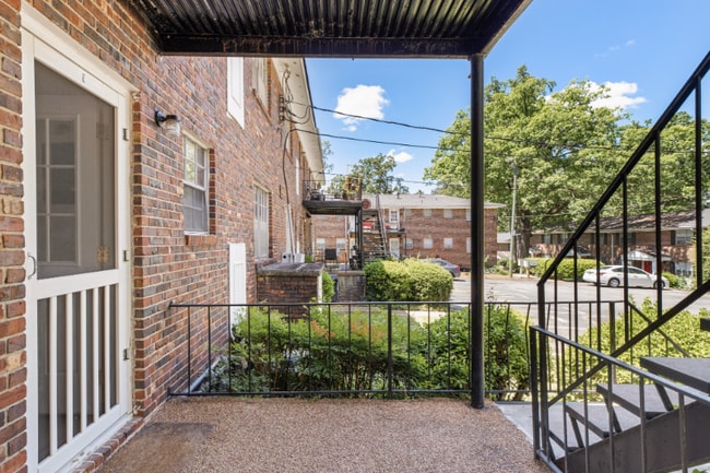 Photo - 1380 Church St