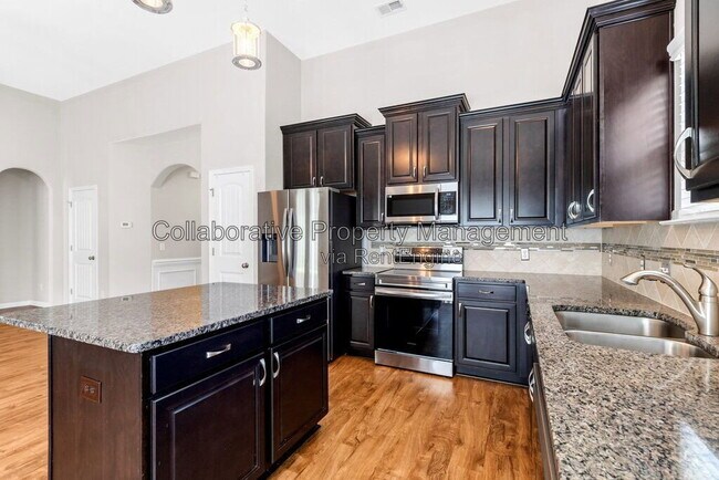 Photo - 105 Richmond Walk Dr