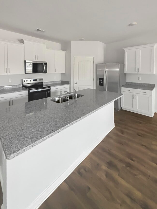 Photo - 275 Kipling Dr