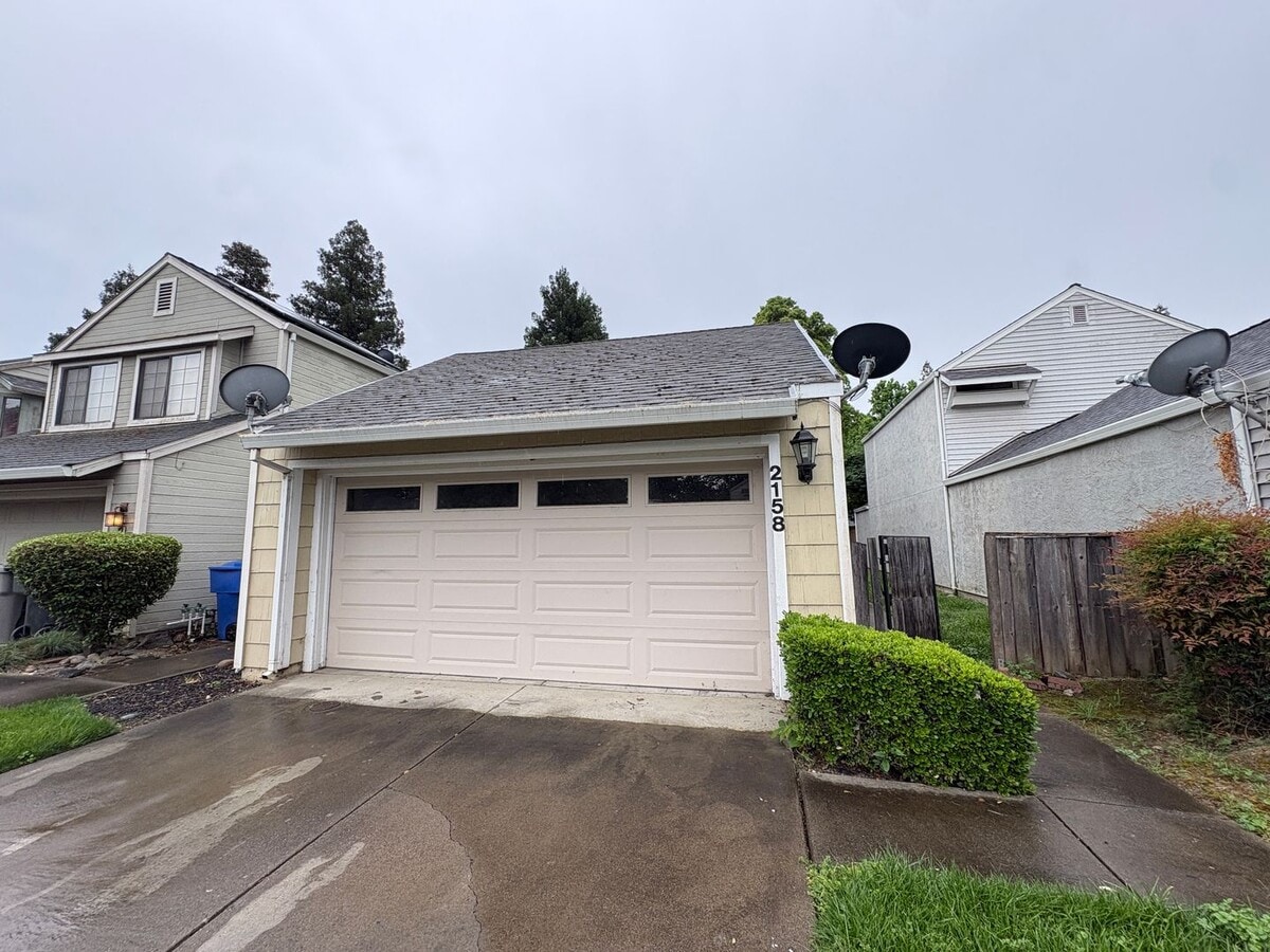 A Spacious 3bd/2ba South Natomas Home with 2 Car Garage - Great Price! - A Spacious 3bd/2ba South Natomas Home with 2 Car Garage - Great Price!
