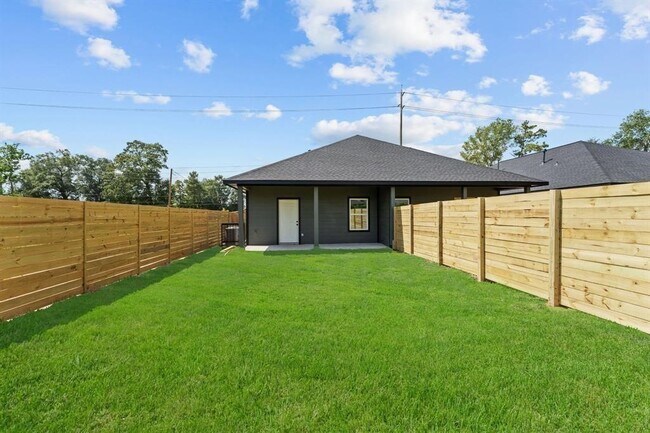 Photo - 7311 Sandra St