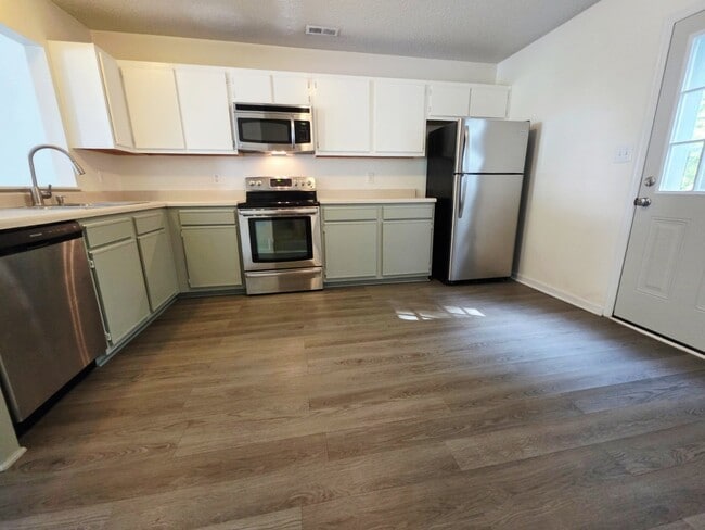 Photo - 106 Spring Meadow Cir