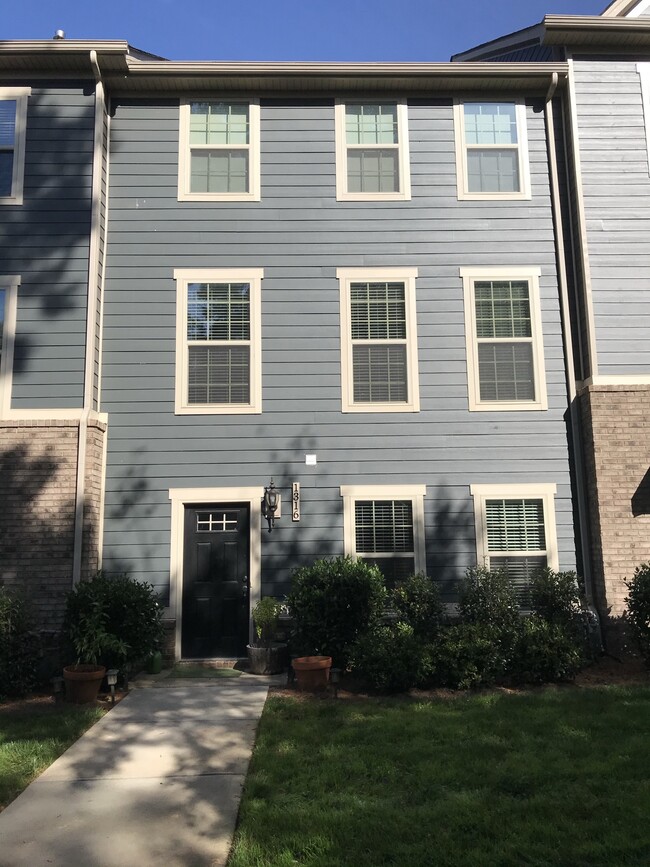 Photo - 1316 Queen Lyon Ct Townhome