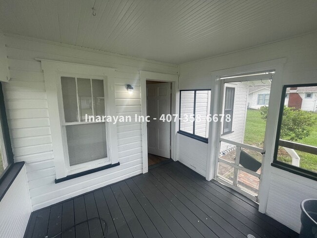 Photo - Newly Remodeled 2/1 House with cozy porch