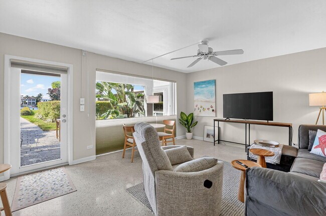 Photo - 414 Seasage Dr Unit 9