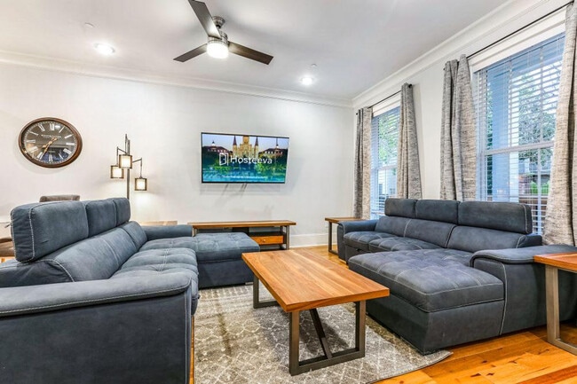 Building Photo - 1641 Erato St Rental