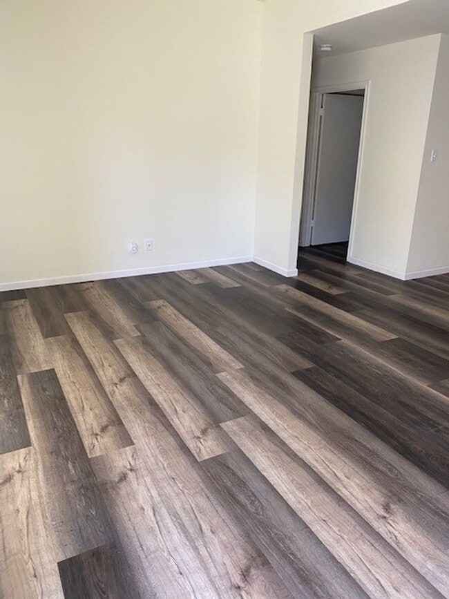 Photo - 5607 Lakebend W Dr Unit 1