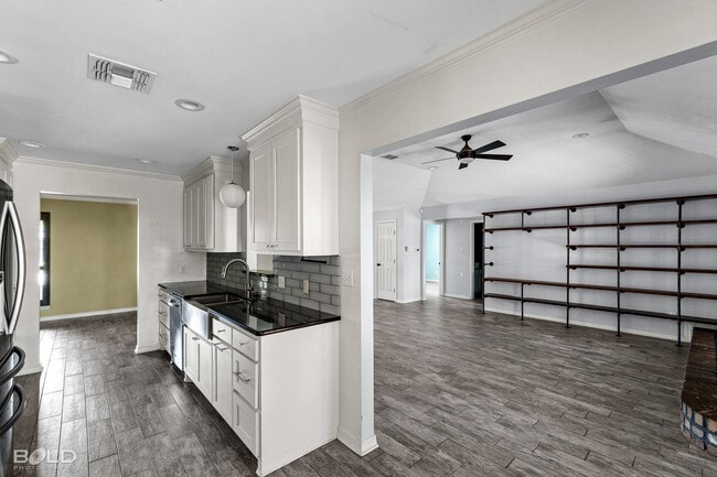 427 Mayfair Dr