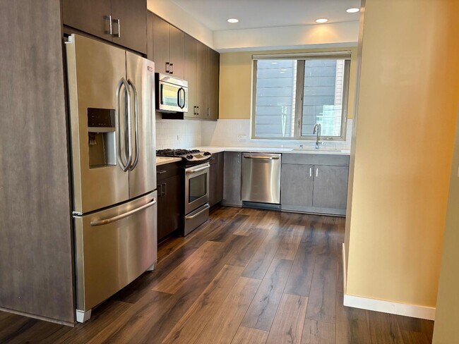 Photo - 2407 S Holgate St Townhome