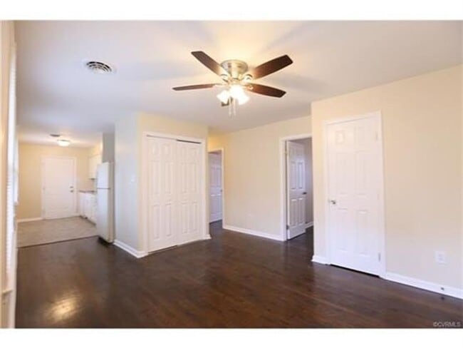 Photo - 220 W 31st St Unit B
