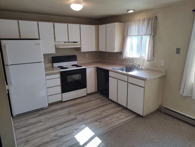 Building Photo - 1122 Francis Ave