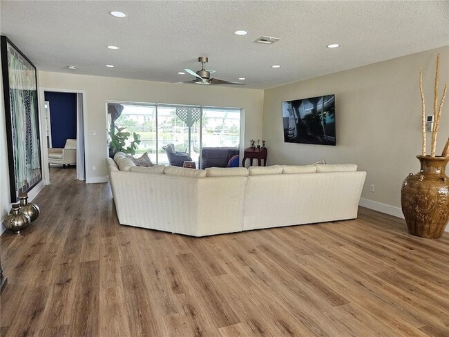 Photo - 917 S Gondola Dr