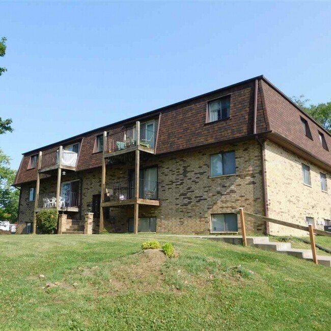 5101 25th Ave. Ct Moline, IL - 5101 25th Ave Ct Unit 1