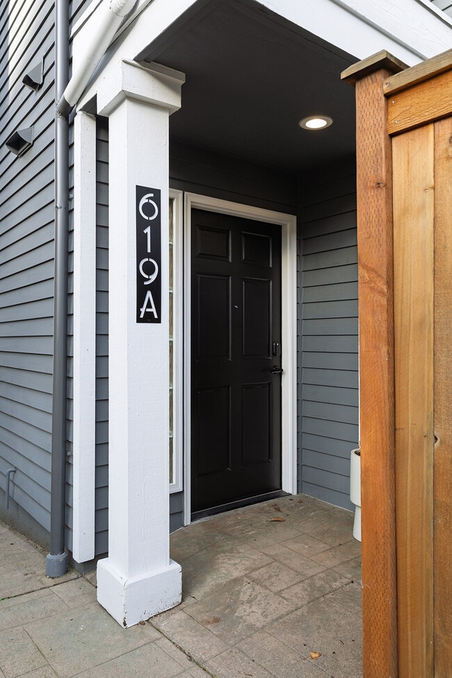 Photo - 619 Federal Ave E