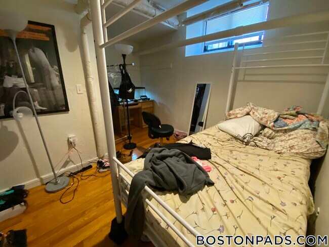Photo - 136 Hemenway St Unit B