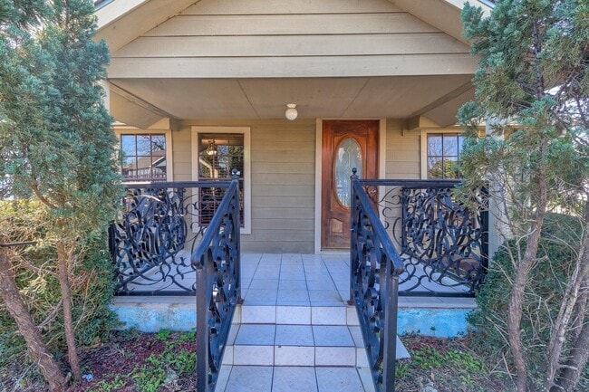 Photo - 8004 Mendez St