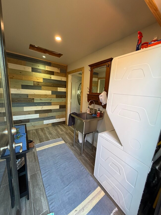 Photo - 7711 Owensmouth Ave Unit Modern Cottage