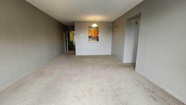 Photo - 65 North Point Dr Unidad 502