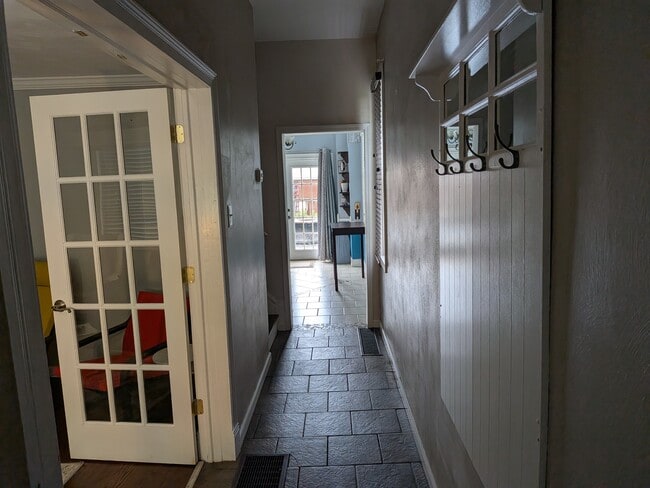Photo - 4327 Stanley St